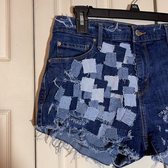 Levi's Patchwork Upcycled Cutoff Shorts W31 - Picture 2 of 16